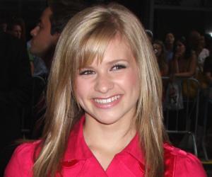 Jenna Boyd Biography