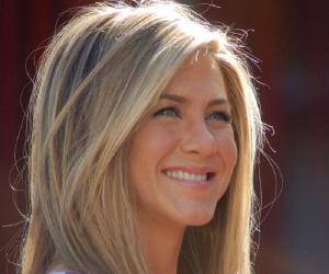 Jennifer Aniston Biography