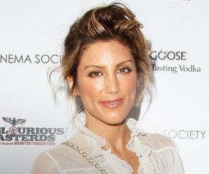 Jennifer Esposito