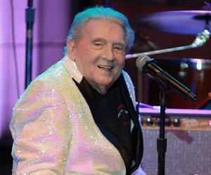 Jerry Lee Lewis Biography