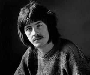 John Bonham Biography - Childhood, Life Achievements & Timeline