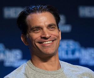 Johnathon Schaech