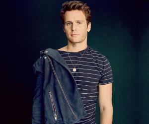 Jonathan Groff