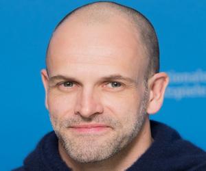 Jonny Lee Miller