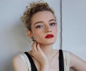 Julia Garner