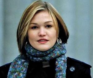 Julia Stiles