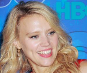 Kate McKinnon Biography