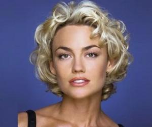 Kelly Carlson