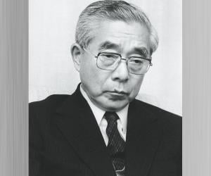 Kenichi Fukui Biography