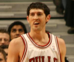 Kirk Hinrich Biography - Facts, Childhood, Family Life, Achievements