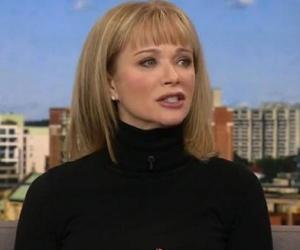 Lauren Holly Biography