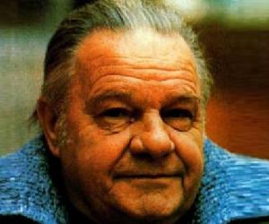 Lawrence Durrell Biography