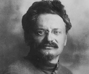 Leon Trotsky Biography