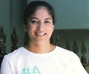 Lisa Sthalekar