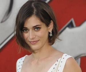 Lizzy Caplan