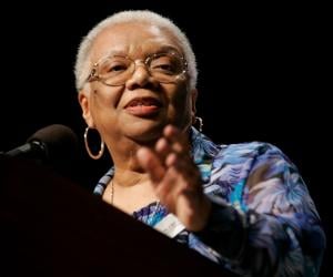 Lucille Clifton Biography