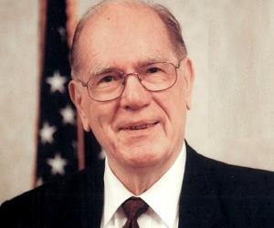 Lyndon LaRouche Biography