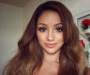 Melanie Iglesias Biography