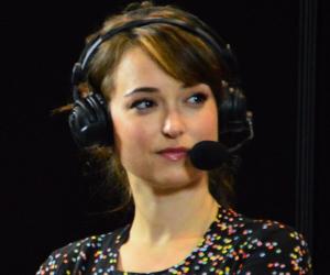 Milana Vayntrub