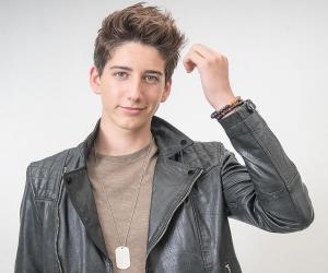 milo manheim 2001 born biography facts credit thefamouspeople