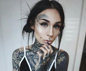 Monami Frost