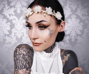 Monami Frost