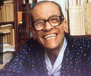 Naguib Mahfouz Biography