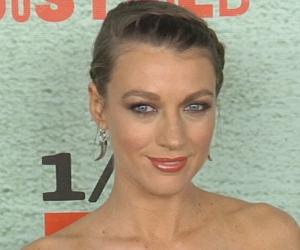 Natalie Zea