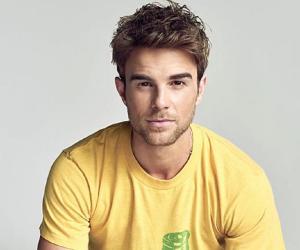 Nathaniel Buzolic