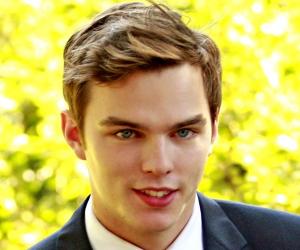 Nicholas Hoult Biography