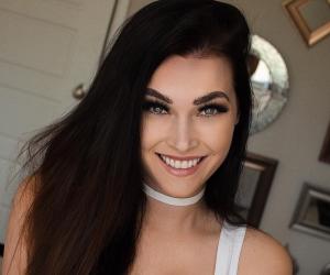 Niece Waidhofer Biography