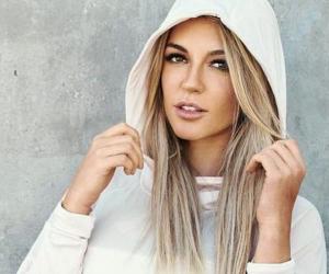 Nikki Blackketter Biography