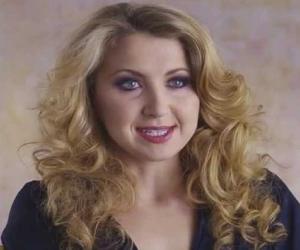 Nina Arianda