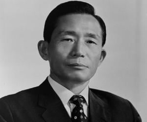 Park-Chung-hee Biography