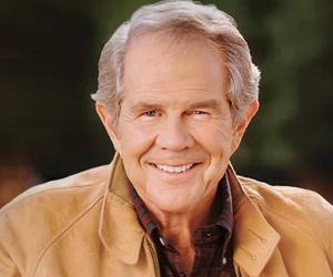 Pat Robertson Biography