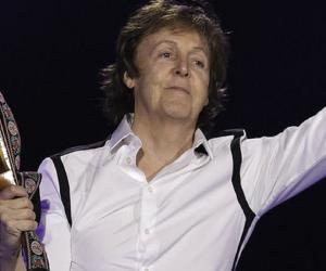 Paul McCartney Biography - Facts, Childhood, Family Life & Achievements