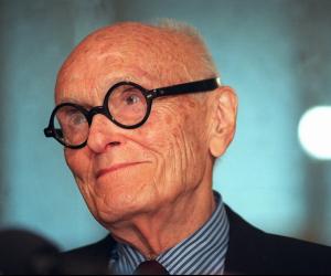 Philip Johnson Biography