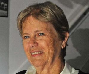 Phyllis Theroux