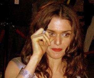 Rachel Weisz Biography