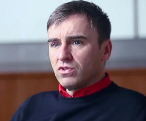 Raf Simons Biography