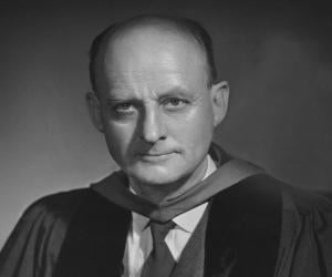 Reinhold Niebuhr Biography