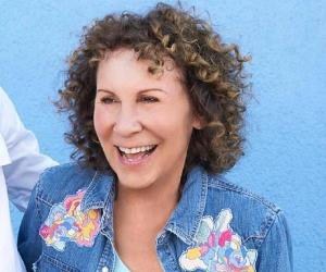 Rhea Perlman Biography