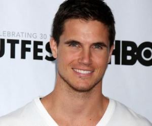 Robbie Amell