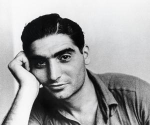 Robert Capa Biography