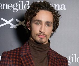 Robert Sheehan