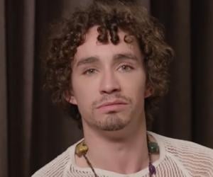 Robert Sheehan