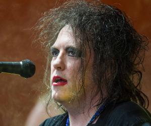 Robert Smith Biography