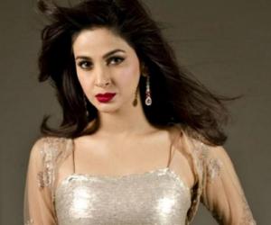 Saba Qamar Biography