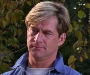 Simon MacCorkindale