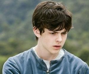 Skandar Keynes